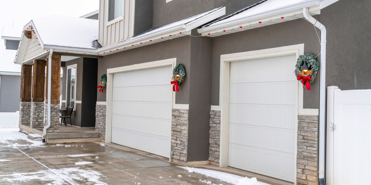christmas Decorating your Garage