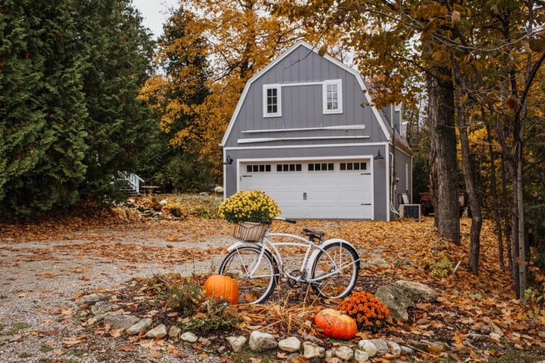 Fall-Inspired Garage Door Makeover