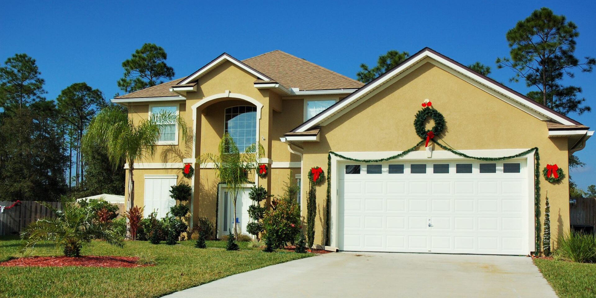 garage christmas decor Decorating Your Garage Door