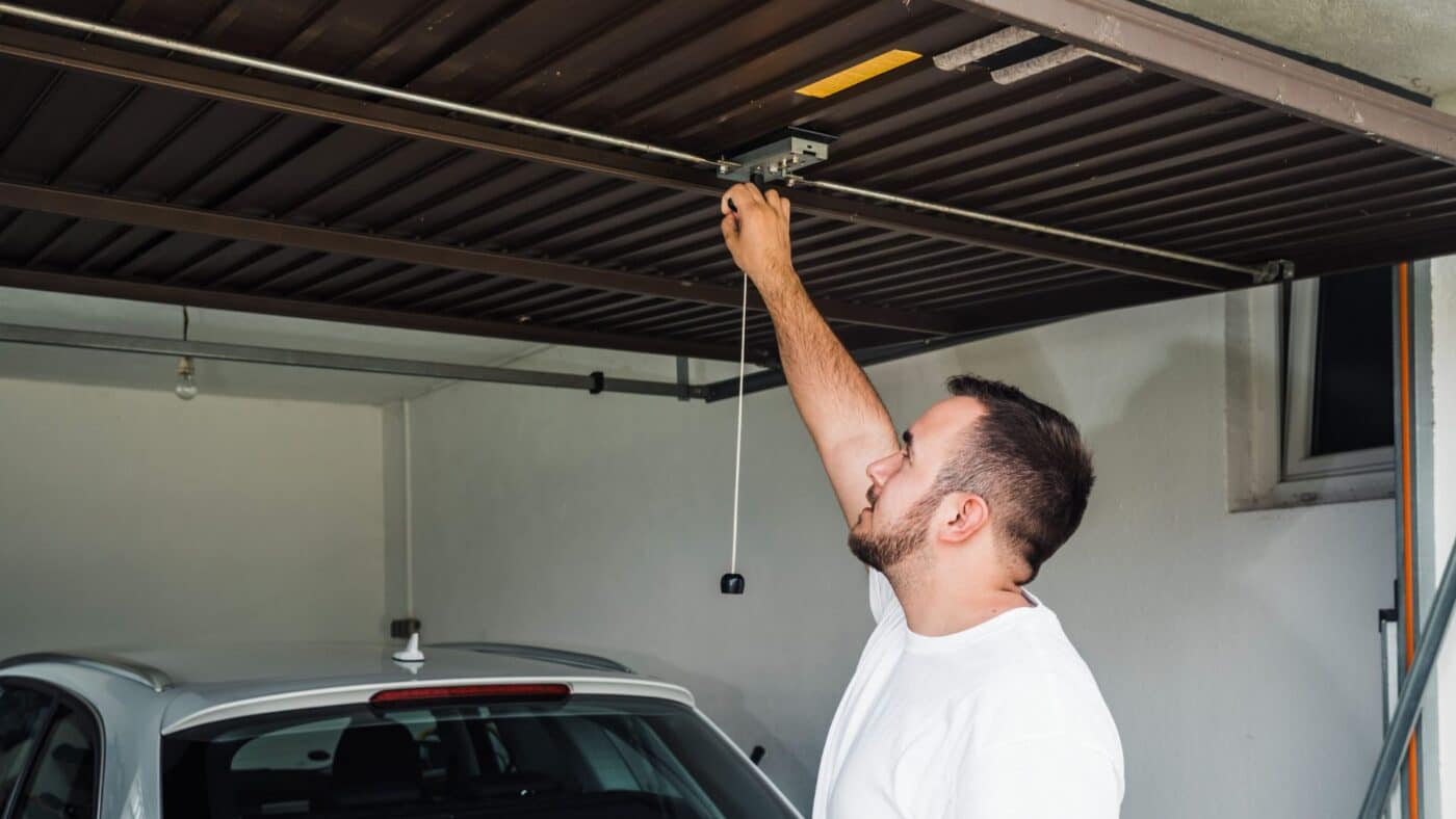 Preparing Your Garage Door for Hurricanes