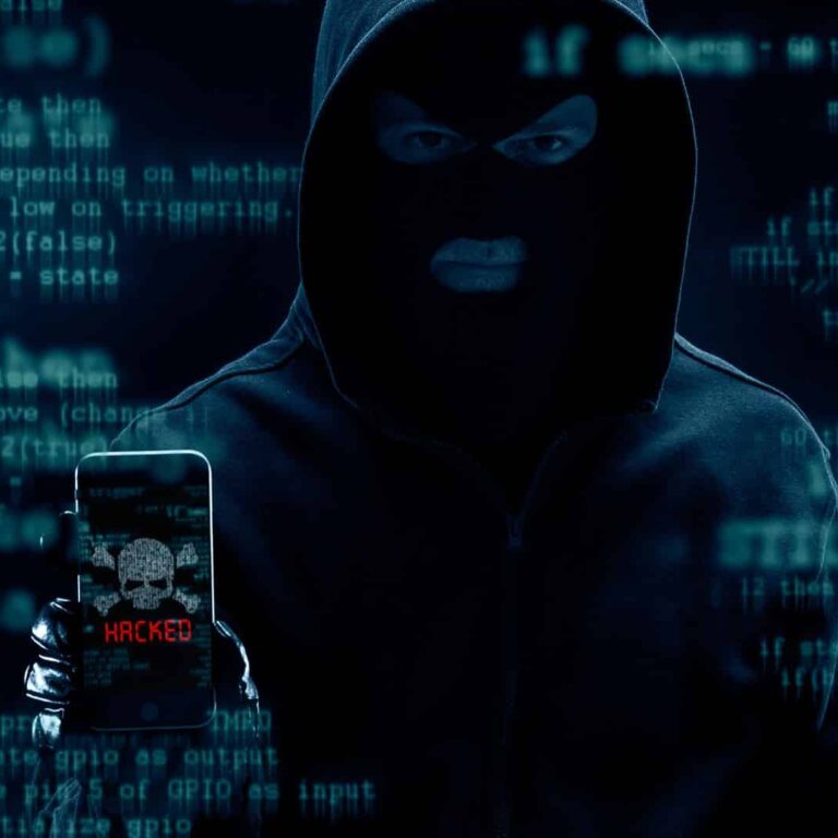 stock photo (1) how to stop your garage door from being hacked
