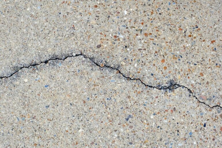 garage floor cracks